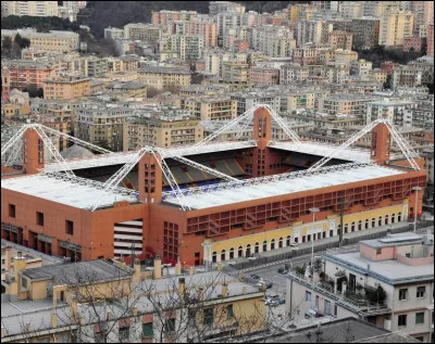 Avec le Genoa, quel autre club de Serie A est basé dans la ville de Gênes ?
