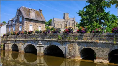 Ville de 13 000 habitants du département des Côtes-d'Armor, arrosée par le Gouessant qui se jette dans la baie de Saint-Brieuc :