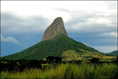 Son point culminant est la montagne nommée :