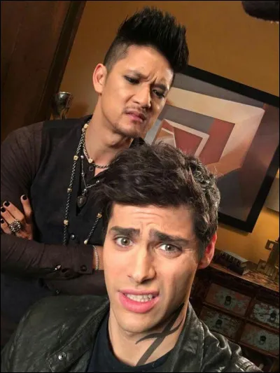 Tu tombes sous le charme d'une cr&eacute;ature des t&eacute;n&egrave;bres... Que penses-tu ?