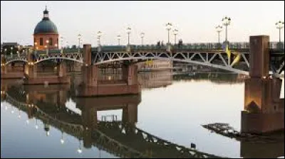 Quel fleuve traverse Toulouse ?