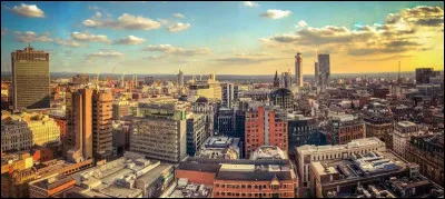 Retrouvez le pays de Manchester.