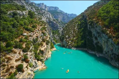 Dans quel pays pouvons-nous se baigner dans ces eaux turquoises ?