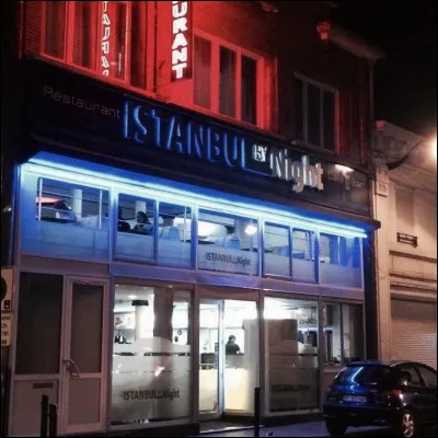 Combien y a-t-il approximativement d'habitants &agrave; Denain en 2020 ?