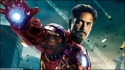 Quel est le nom de l'acteur qui joue le rôle de Tony Stark dans les films Iron Man ?