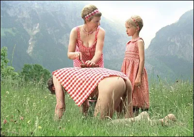 Pepe Smit a malicieusement intitulée sa photographie "Le Déjeuner sur l'herbe". Comment s'appelle le tissu de la nappe et des robes ?