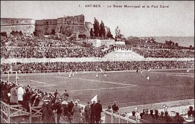 En 1938 en France, contre quelle équipe Cuba perd-elle en quarts de finale sur le score fleuve de 8 buts à 0 ?