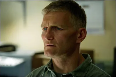 Qui est l'acteur de Mitchell ?