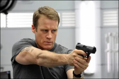 Qui est l'acteur de John Scott ?