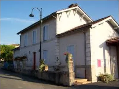 Commune néo-aquitaine, dans le vignoble des Côtes de Duras, en Guyenne, Esclottes se situe dans le département ...