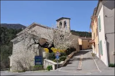 Village d'Auvergne-Rhône-Alpes, dans le parc naturel des Baronnies provençales, Laborel se trouve dans le département ...