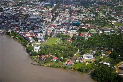 L'acte d'indépendance est signé en :