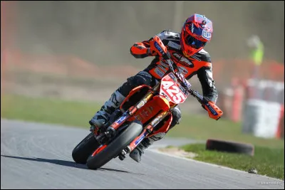 Quel pilote du club a &eacute;t&eacute; champion de Belgique Supermoto en "nationaux", saison 2017 ?