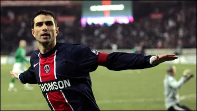 Sur quel morceau issu de l'album de PNL, "Deux Frères", Ademo dit-il "j'descends la pente, j'fais l'avion comme Pauleta" ?