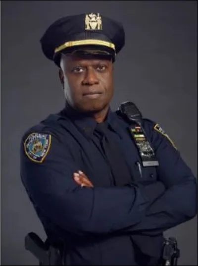 Il s'agit ici du capitaine Raymond Holt, question inversée, lequel de ces traits de personnalité lui convient-il ?
