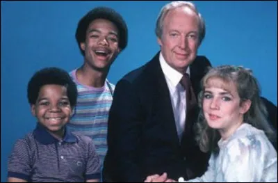 Dans la série "Arnold et Willy", quel animal de compagnie ont les deux frères dans leur chambre ?