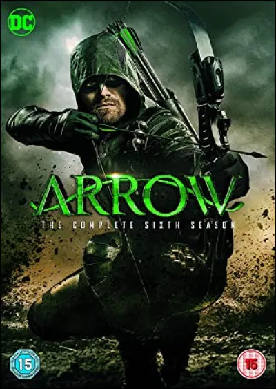 Dans la série "Arrow", combien de temps Oliver est-il resté disparu ?