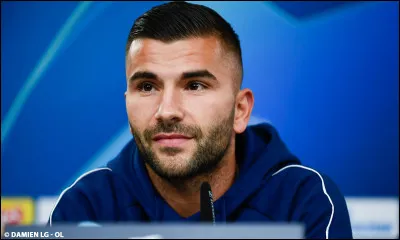 Qui est ce footballeur ?