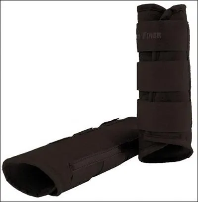 Pour faire du CSO ou du cross, tu mets aux pieds de ton cheval...