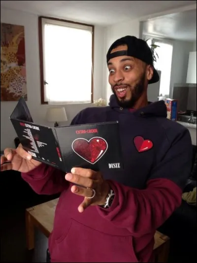 Sur "Extra-Lucide" quel rappeur américain propose le remix de Toussa Toussa ?