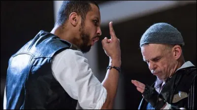 Quel rôle a-t-il joué au théâtre ?