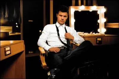 Dans quel concours qui se droule actuellement ( Les 4-5 premiers mois de 2010 ) peut-on gagner une rencontre avec lui ?