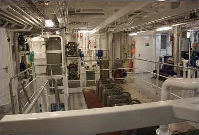 Au plus bas du navire, il est l'un des éléments importants sur un bateau, sans lui, impossible de parcourir le monde. C'est la salle...
