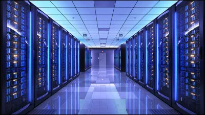 Près de la salle de sécurité, c'est ici que l'ensemble des transmissions Internet et des télécommunications sont centralisées. Quelle est la couleur de la pièce ?