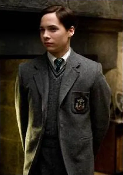 Quel est le premier horcruxe que Tom Elvis Jedusor a créé ?