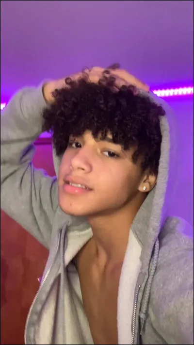 Comment s'appelle ce tik tokeur ?