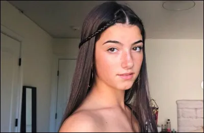 Charli D'Amelio est connue pour...