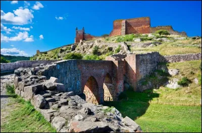 Combien y a-t-il d'habitants, en arrondissant à 1 000 000 près, au Danemark ?