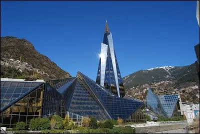 Et en Andorre, en arrondissant à 15 000 près ?