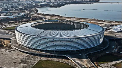 Si on assiste à un match au stade olympique de Bakou, dans quel pays sommes-nous ?