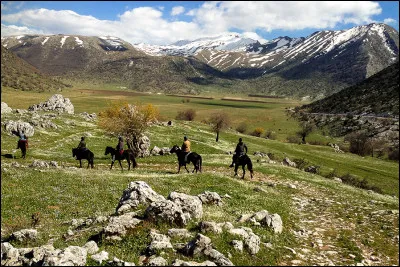 Quelle ville est la capitale du "Pays des aigles" ou Shqipëria en langue nationale ?