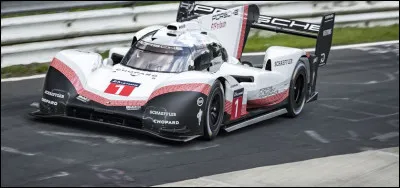 Quel est le temps au tour d'une Porsche 919 evo sur le Nurburgring ?