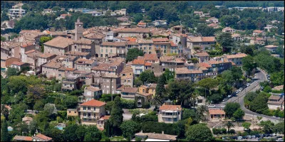 Ville de 18 000 habitants du département des Alpes-Maritimes, située entre Cannes et Grasse :
