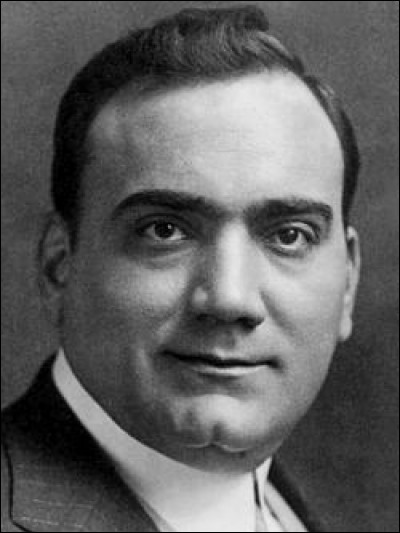 Qui est cet Enrico, ténor italien considéré comme le plus grand chanteur d'opéra de tous le temps, mort en 1921 ?