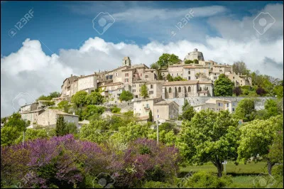 "Les Saveurs du palais" est un film dans lequel joue Catherine Frot.