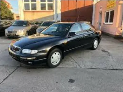 Cette voiture est une...