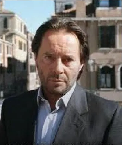 Comment s'appelle le policier vénitien créé par Donna Leon ?