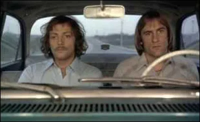 Dans "les Valseuses", quelle est la voiture que Depardieu et Dewaere "empruntent ?