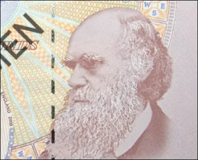 De 2000 à 2018, quel naturaliste anglais du XIXe siècle figurait sur le verso du billet de 10 livres sterling ?