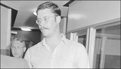 À quel âge commet-il son premier meurtre ?