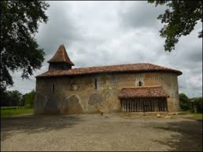 Notre balade commence aujourd'hui devant l'église du Pin, à Ayzieu. Village occitan, il se situe dans le département ...