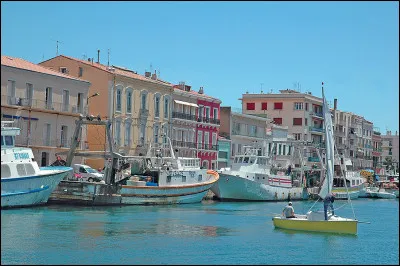 Dans quel département se situe la ville de Sète ?
