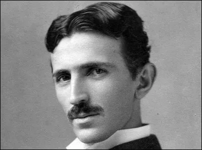 Quel était le prénom de l'inventeur et ingénieur Tesla ?
