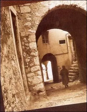 Qui se cache derrire cette pochette ?