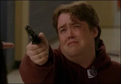 Dans l'épisode 16 de la saison 3, que se passe-t-il au lycée ?