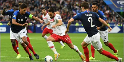 Dans quelle ville espagnole la demi-finale du championnat de football opposant la France et l'Allemagne en 1982 s'est-elle déroulée ?